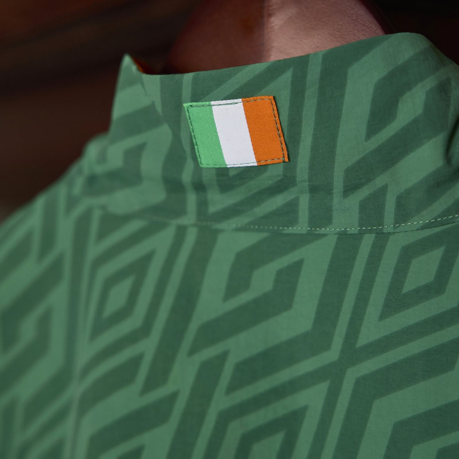Umbro 17-3 2026 Adults Short Sleeve Ireland Football Jersey