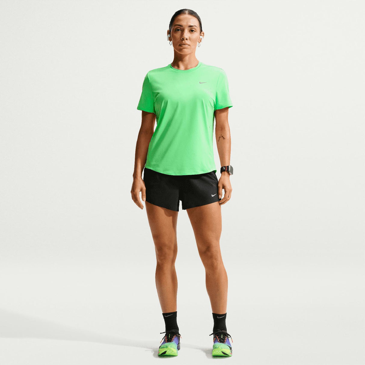 Nike W Swift DF SS Tee Standard Green