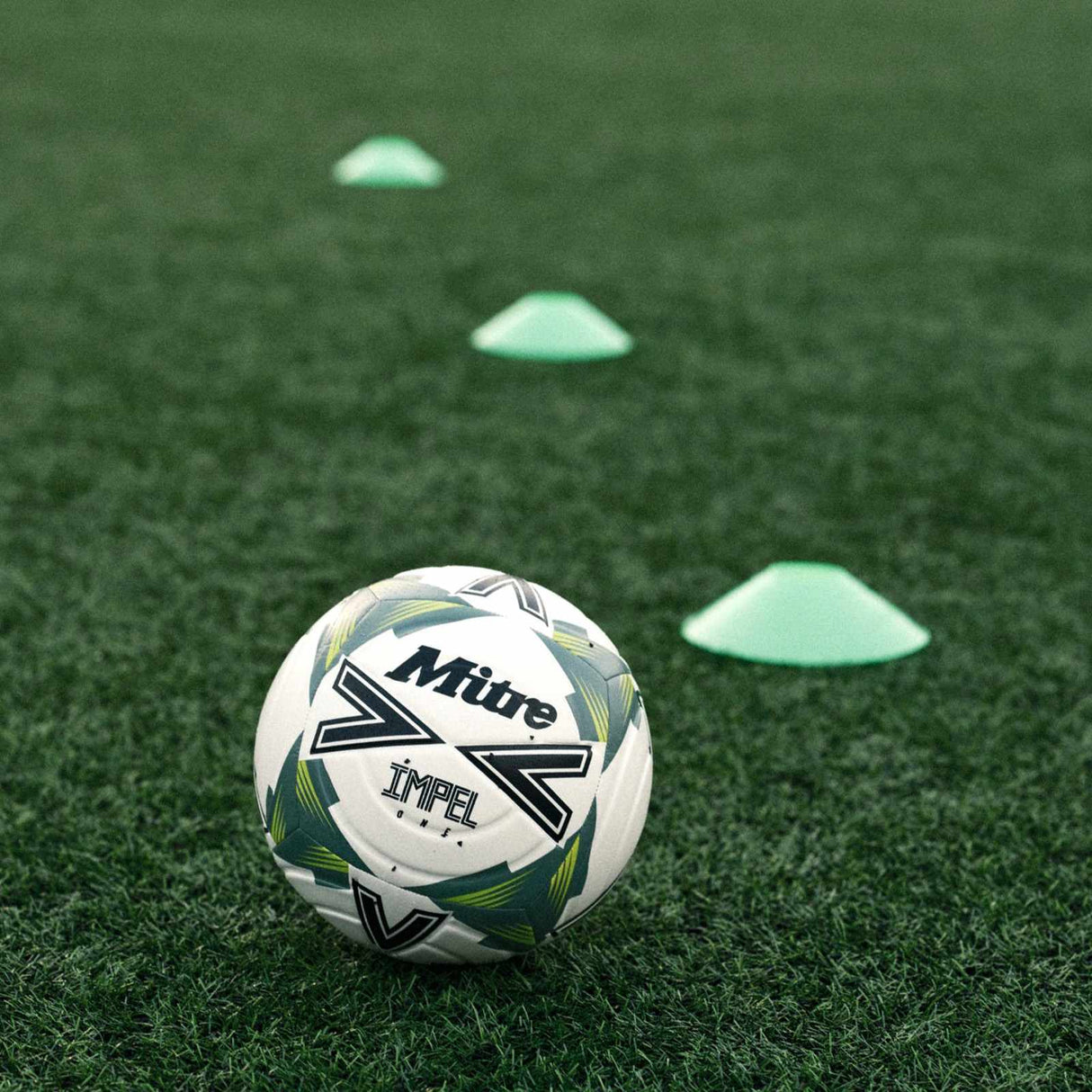Mitre Impel One 24 Football 5 White