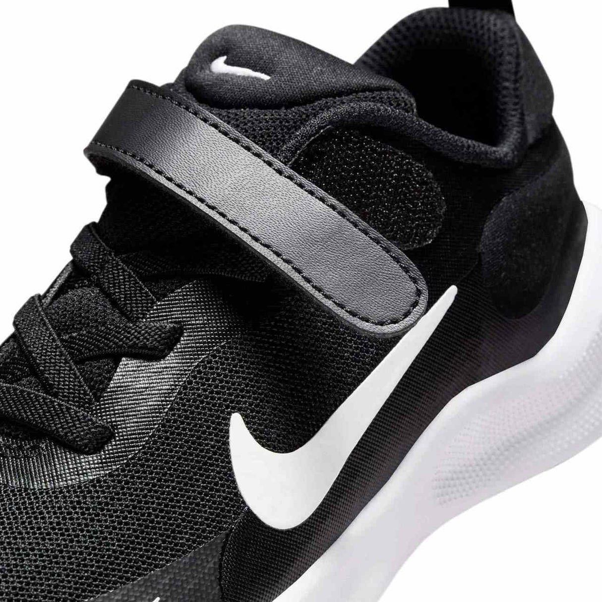 Nike Revolution Older Junior Kids Shoes