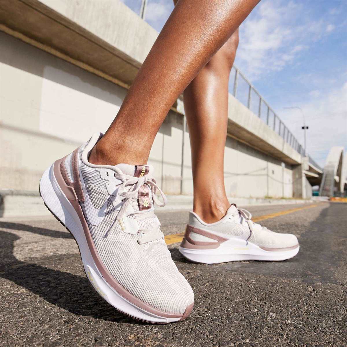 Nike Structure 25 Womens Road Running Shoes