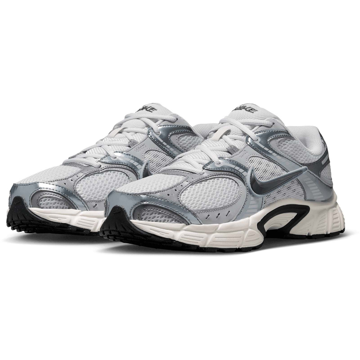 Nike V5 RNR Trainers Grey