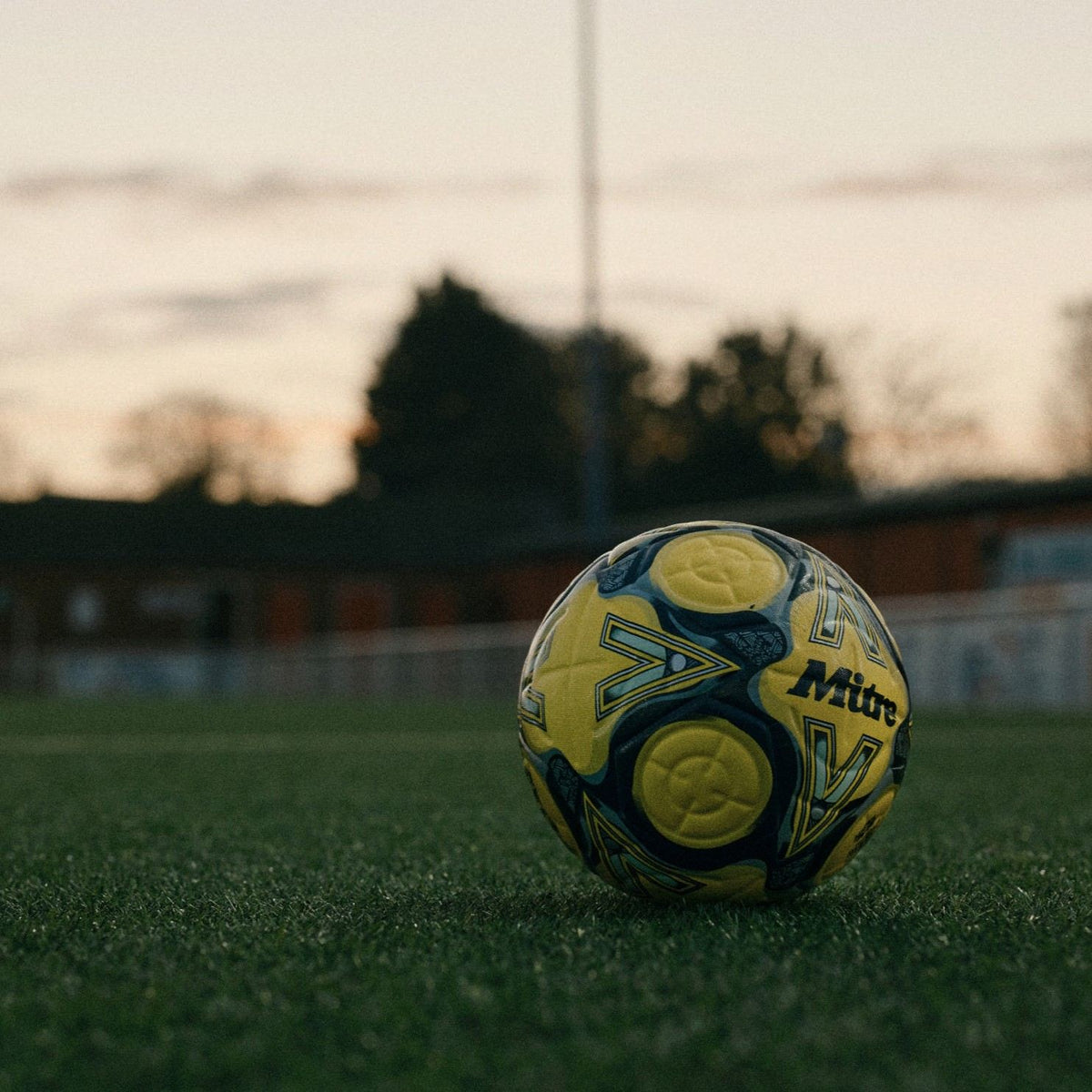 Mitre Delta One 24 Football 5 Yellow