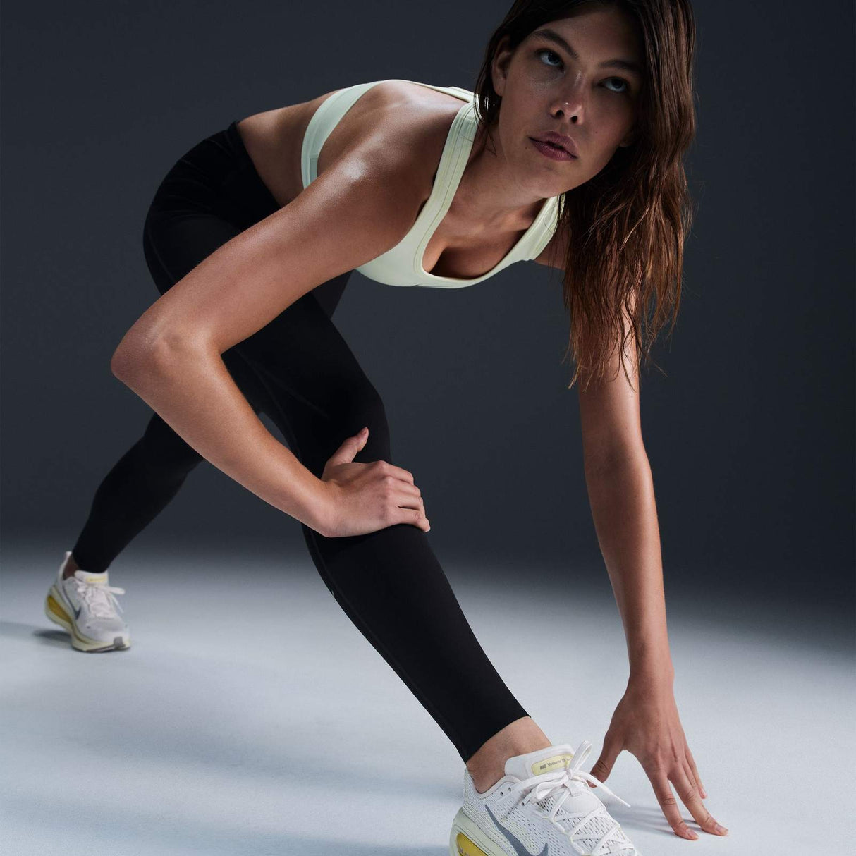 Nike Swift Womens High-Waisted 7/8 Runnings Leggings With Pockets