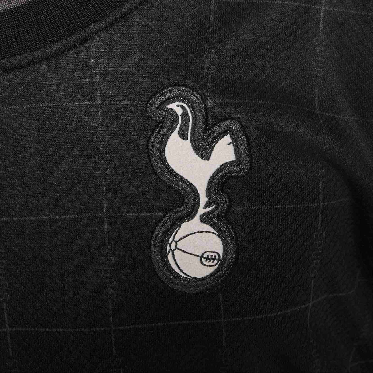 Nike Tottenham Hotspur 2025/26 Stadium Away Kids Soccer Replica 3-Piece Kit