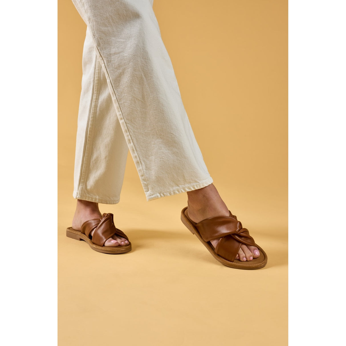 Hush Puppies Womens Amy Wide Fit Sandal Tan