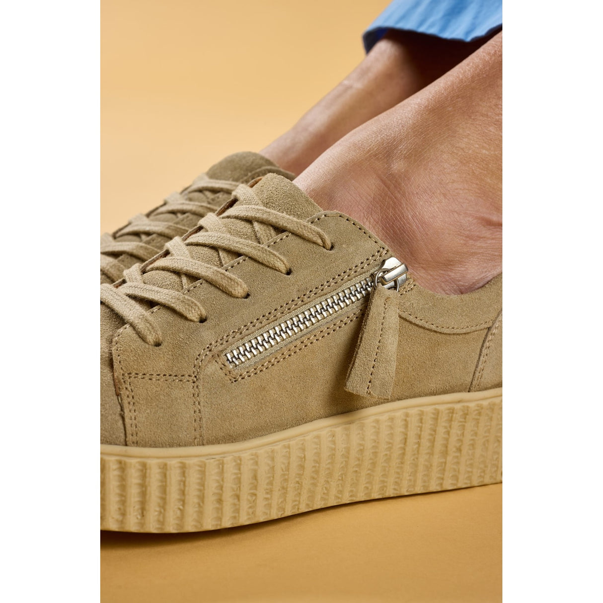 Hush Puppies Womens Tara Suede Trainer Taupe