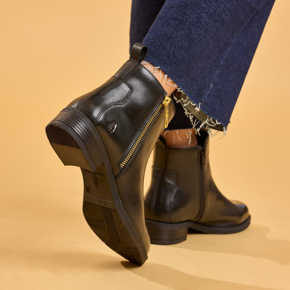 Hush Puppies Womens Perry Zip Boot BLACK