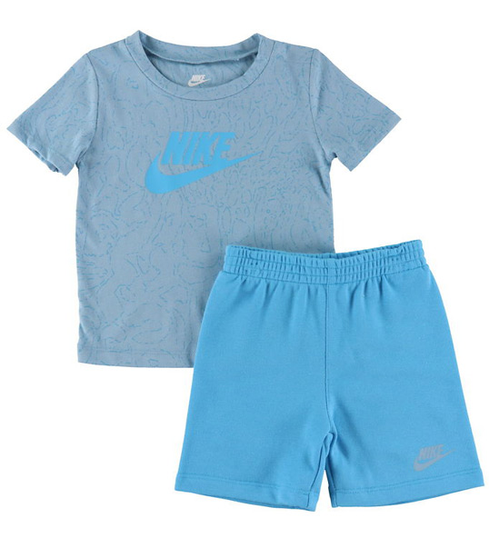 Nike Sportswear T-Shirt And Shorts Club Set