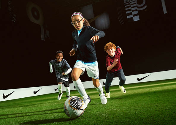 https://www.elverys.ie/medias/Kids-Homepage-Callout-Nike2.jpg?context=bWFzdGVyfGltYWdlc3w0ODY2MXxpbWFnZS9qcGVnfGFHRTNMMmhoWVM4eE1UYzRPRGM1TkRrMU16YzFPQzlMYVdSeklFaHZiV1Z3WVdkbElFTmhiR3h2ZFhSZlRtbHJaVEl1YW5Cbnw0MDE2MDIxMDAwMDczMGI3ZTFjMzc5OTdkN2JiMmUwMDY5ZTU5ZmFiNzRjMzI3Nzg0YjYwNjZjOGI0ODdkYzE0